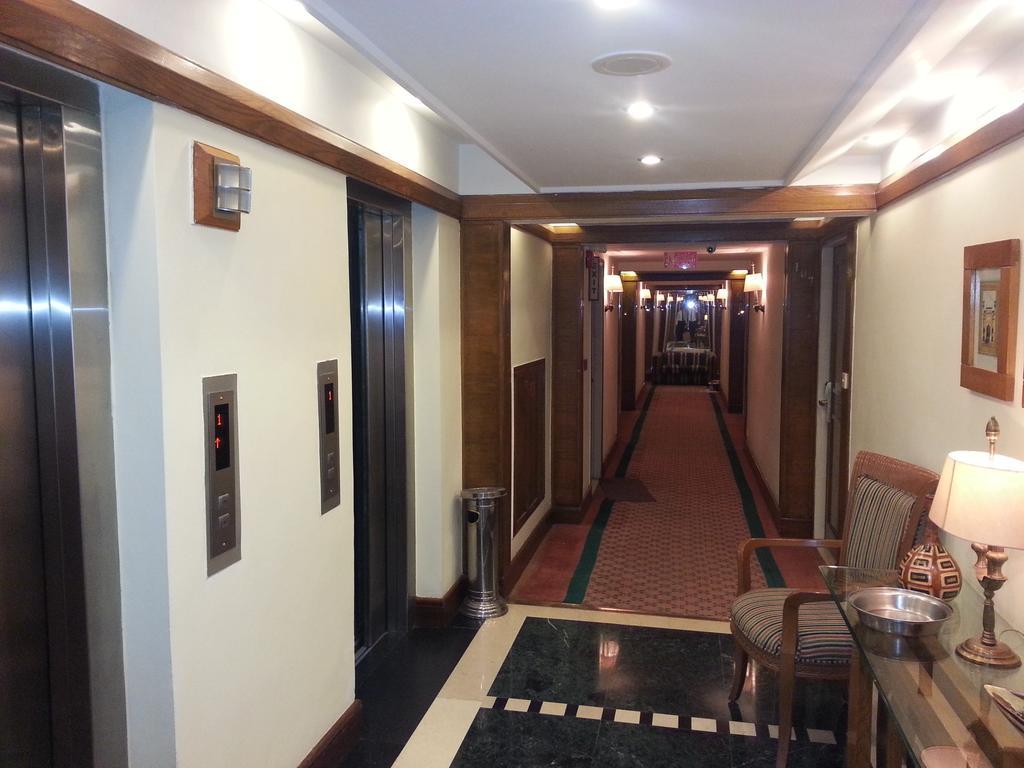 Hotel Crown Plaza Исламабад Экстерьер фото