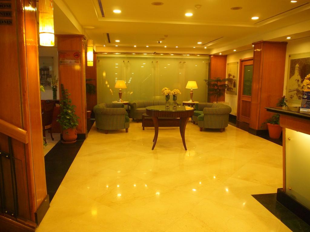 Hotel Crown Plaza Исламабад Экстерьер фото